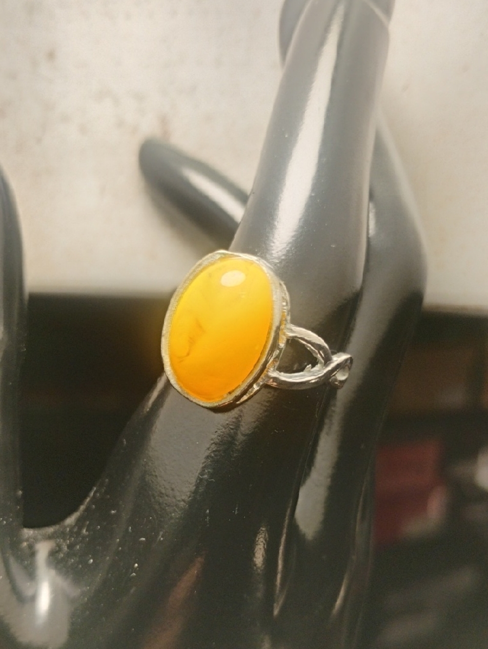 Vintage Baltic Butterscotch Amber Style Ring Silver Tone Size 8.75